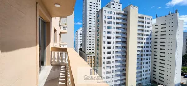 Apartamento alto padrão com sacada, 3 dormitórios sendo 1 suíte + dormitório de serviço, á 100 metros da praia das PITANGUEIRAS-Guarujá/SP