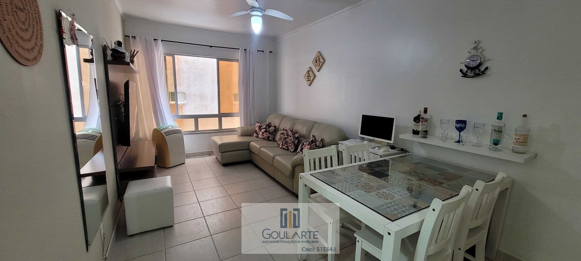 Apartamento Padrão, 1 dormitório, á menos de 100 metros do mar, na praia de PITANGUEIRAS-Guarujá/SP.