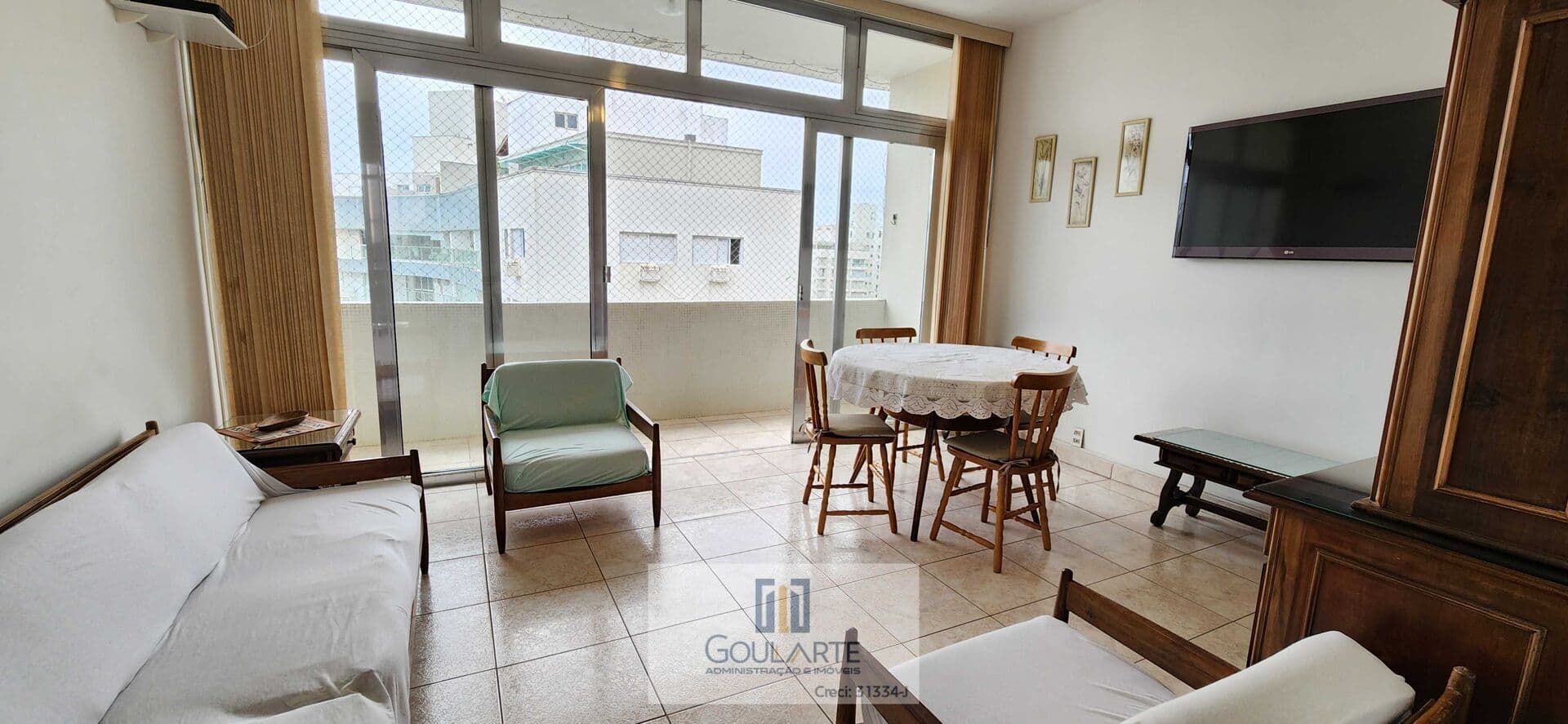Apartamento alto padrão, 2 dormitórios + 1 dormitório de serviço na praia da PITANGUEIRAS - Guarujá/SP.