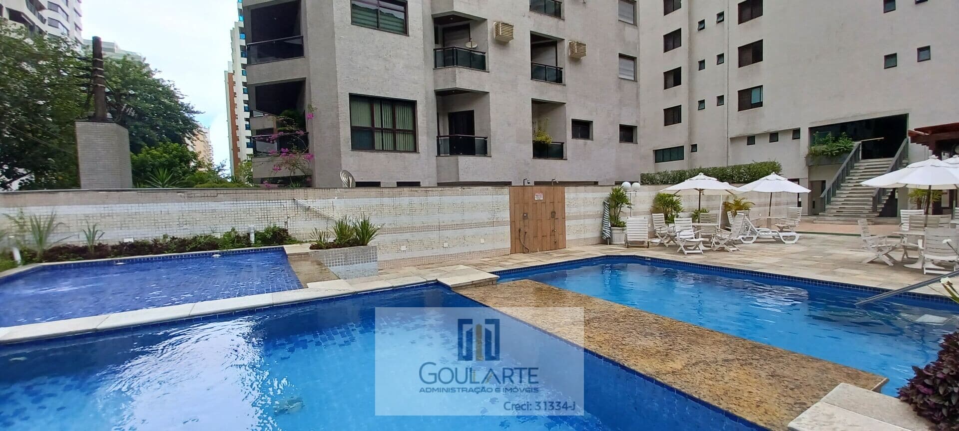 Apartamento alto padrão com acesso a sacada, 3 suítes, lazer completo no condomínio - Pitangueiras-Guarujá/SP.