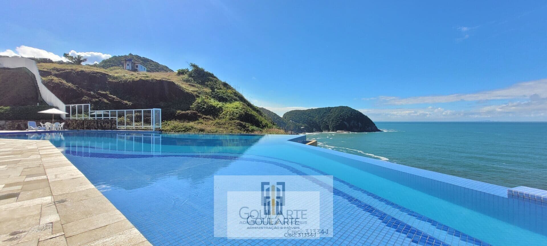 Apartamento alto padrão em condomínio com lazer completo e vista verde, 2 suítes climatizadas, na praia da ENSEADA-Guarujá/SP.