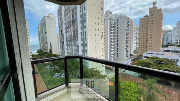 Apartamento alto padrão com sacada vista lateral mar, 3 dormitórios sendo 1 suíte na praia das PITANGUEIRAS/GUARUJÁ-SP.