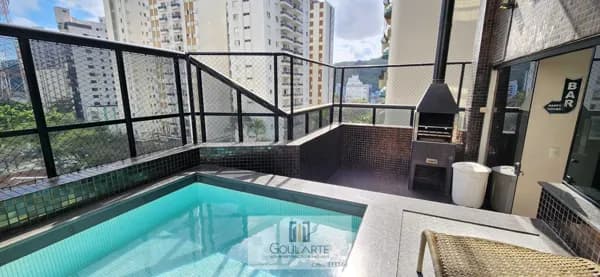 Apartamento duplex com 5 dormitórios sendo 3 suítes climatizadas + suíte de serviço, sacada gourmet e piscina privativa na praia da Pitangueiras-Guarujá/SP.
