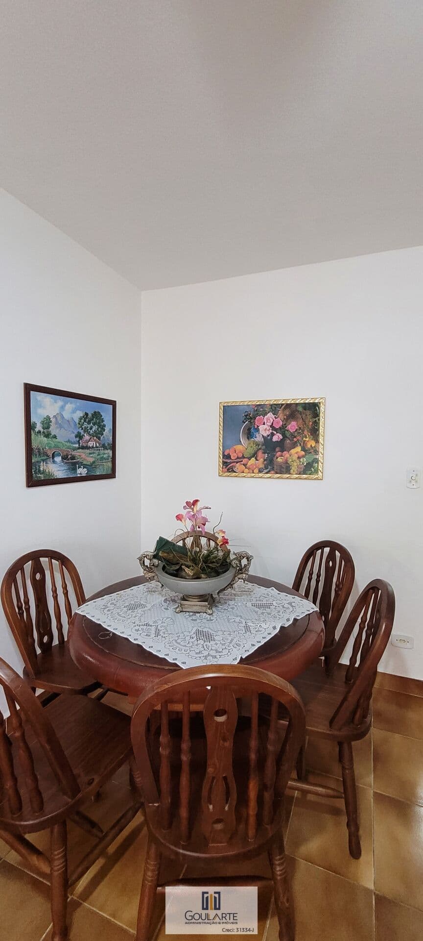 Apartamento com 2 suítes, á menos de 150 metros do mar - PITANGUEIRAS-Guarujá/SP.
