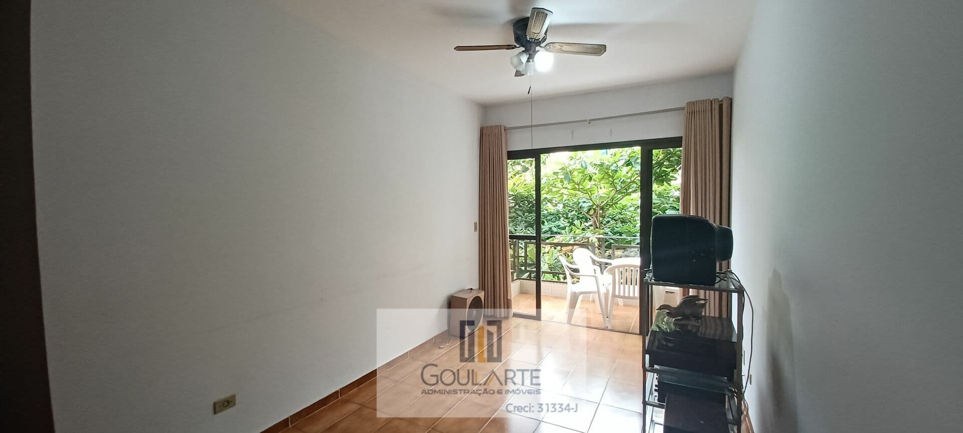 Apartamento Padrão com 3 dormitórios sendo 1 suíte e 1 reversível na Praia da Enseada-Guarujá/SP