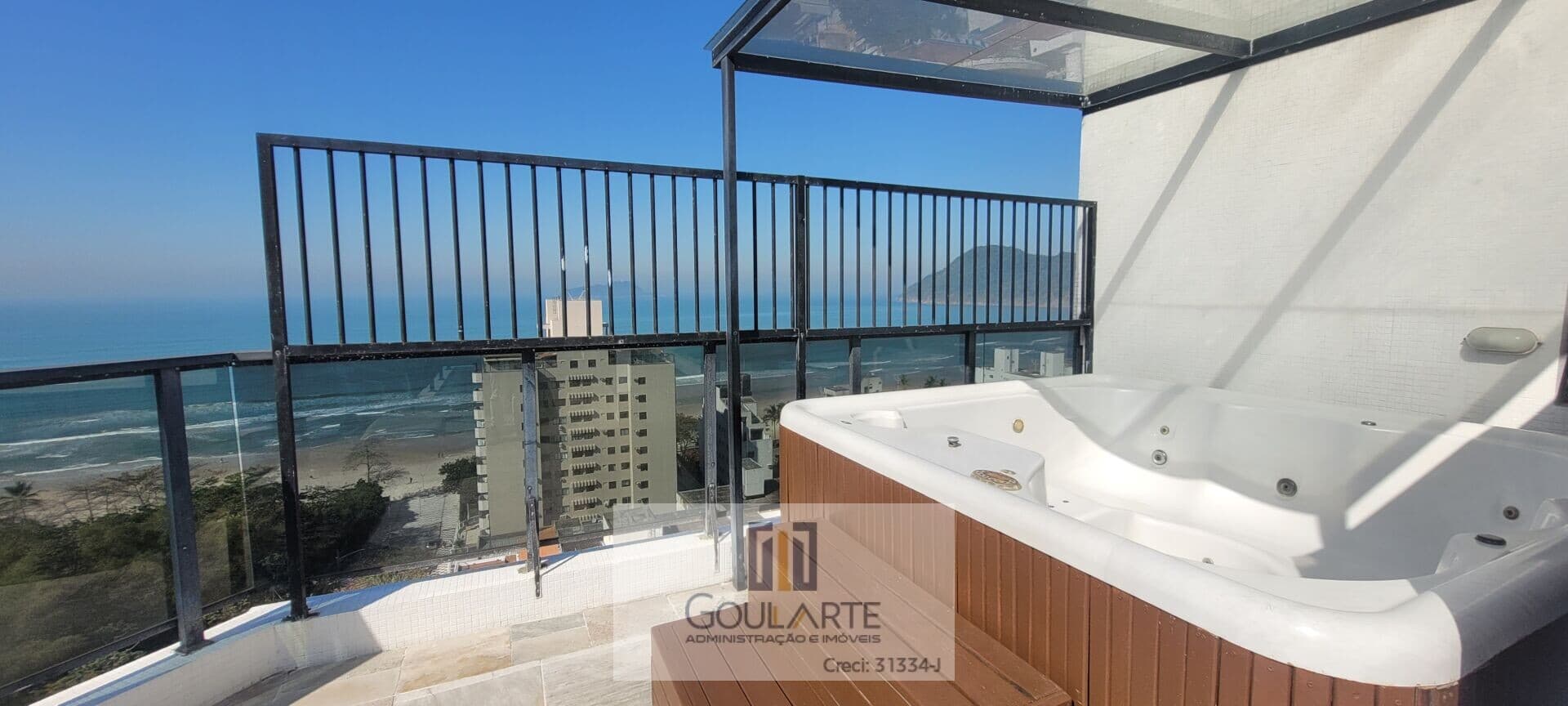 COBERTURA DUPLEX, 3 dormitórios sendo 1 suíte, área gourmet com Jacuzzi e Churrasqueira - TOMBO -Guarujá/SP.