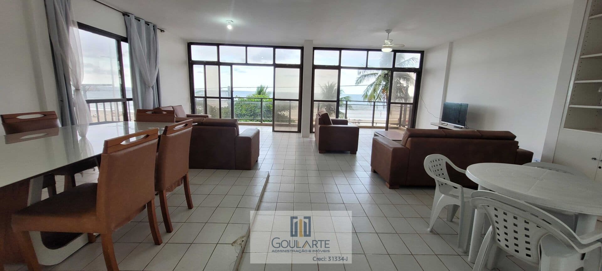Apartamento alto padrão frente mar, 3 suítes climatizadas, vista total mar na PITANGUEIRAS-GUARUJÁ/SP.