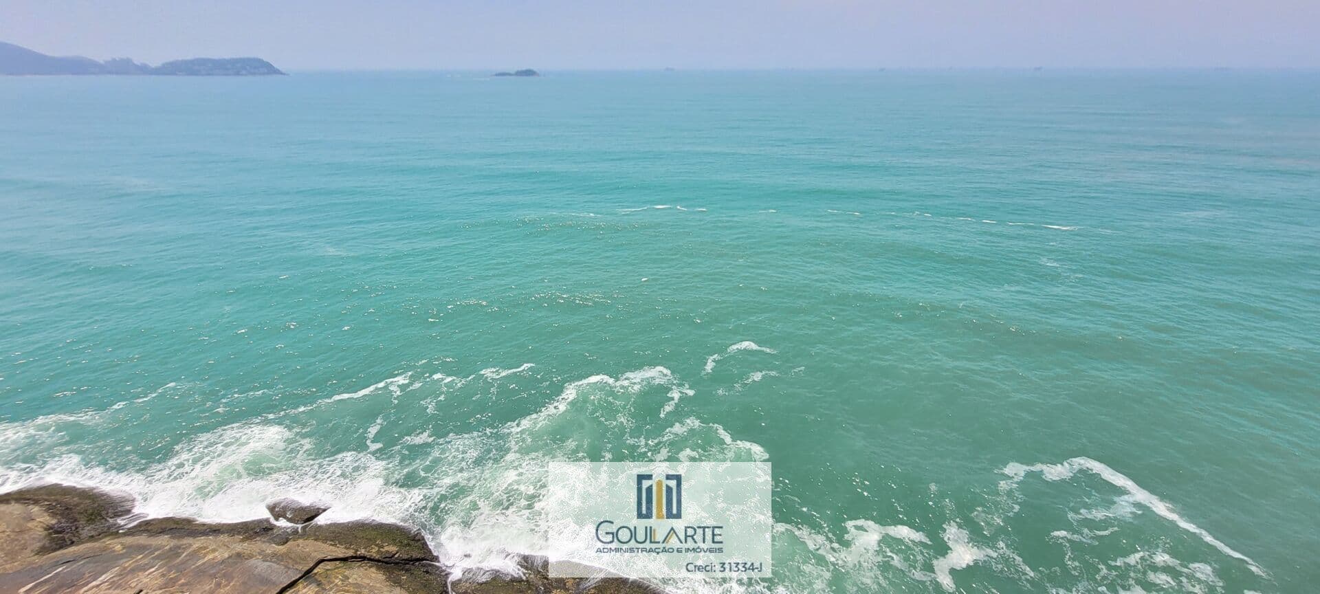 Apartamento alto padrão com sacada gourmet e vista total para o mar, 3 suítes, lazer completo no condomínio, PITANGUEIRAS - Guarujá/SP. 