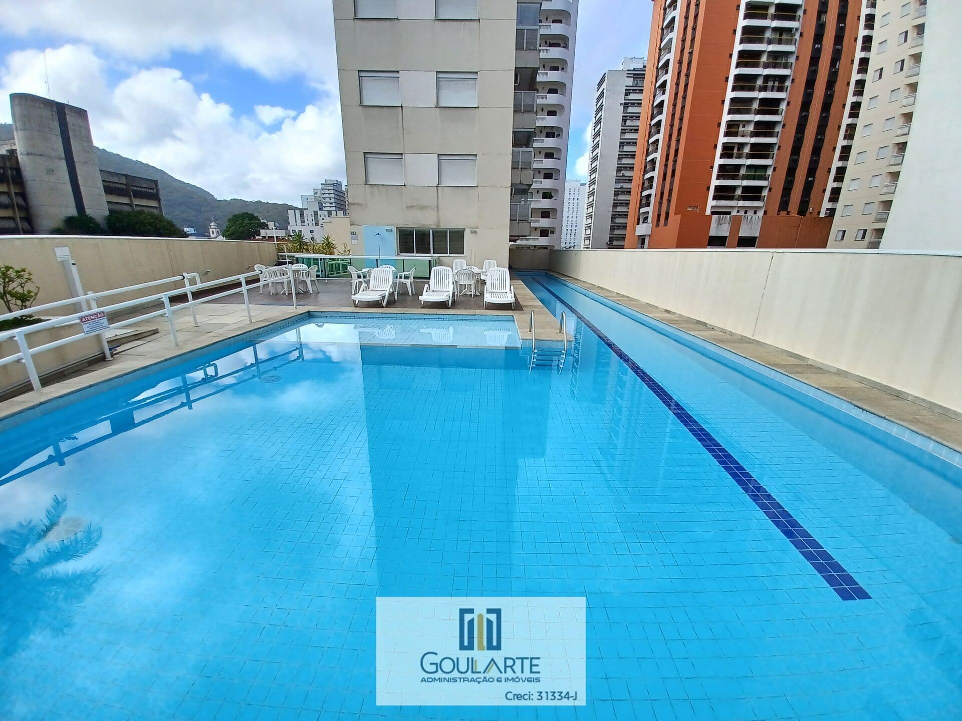 Apartamento com 2 dormitórios sendo 1 suíte climatizada, lazer no condomínio na praia das PITANGUEIRAS-Guarujá/SP