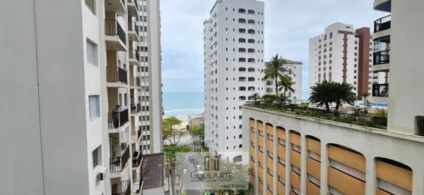 Apartamento alto padrão com acesso a sacada vista lateral do mar, 3 suítes climatizadas + dormitório de serviço, lazer no condomínio na praia das PITANGUEIRAS-Guarujá/SP.