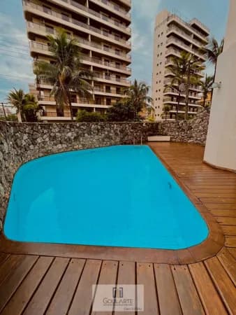 Apartamento com acesso a sacada, 3 dormitórios climatizados sendo 1 suíte, lazer no condomínio, lado praia na ENSEADA-Guarujá/SP.