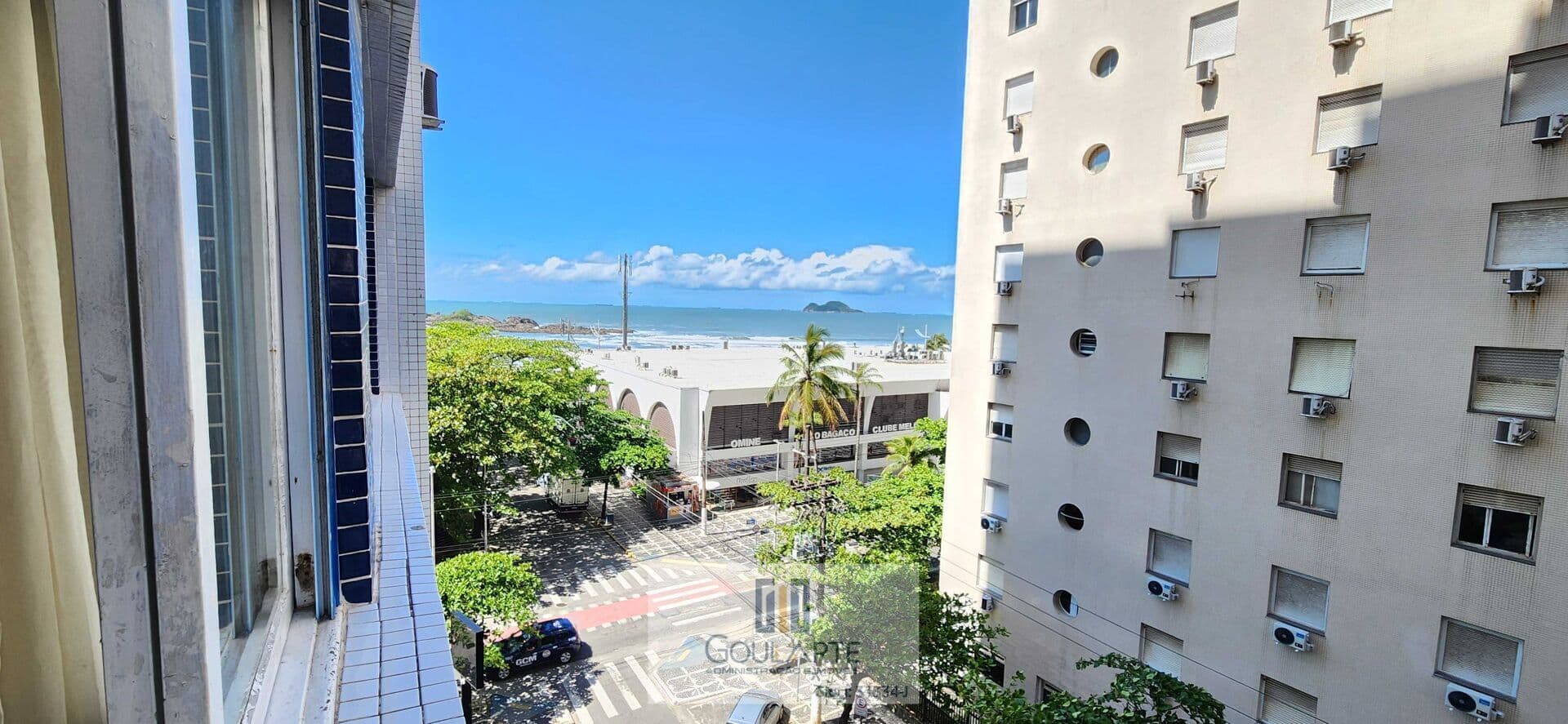 Apartamento com vista mar, 2 dormitórios, à menos de 50 metros do mar, na praia das PITANGUEIRAS - Guarujá/SP.
