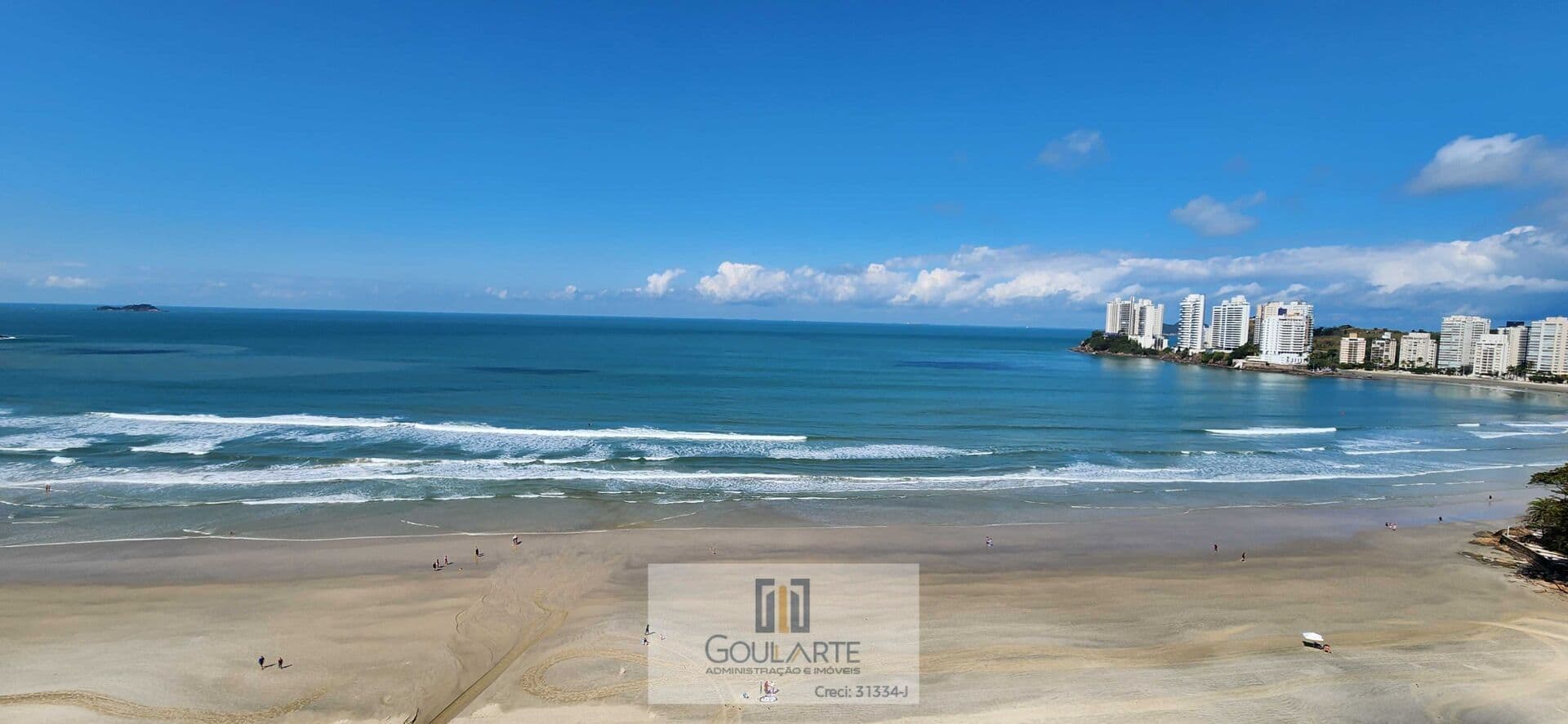 Apartamento alto padrão com acesso a sacada frente mar, 3 dormitórios sendo 1 com acesso a sacada compartilhada + 1 dormitório de serviço, na praia das Pitangueiras - Guarujá SP.