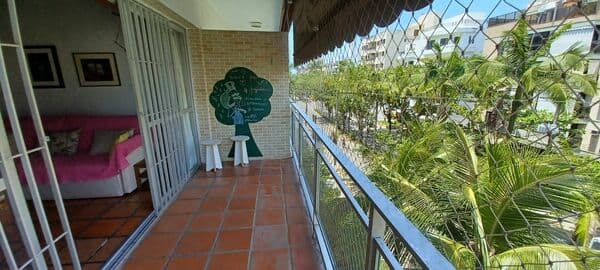 Apartamento em lado praia da Enseada-Guarujá/SP.