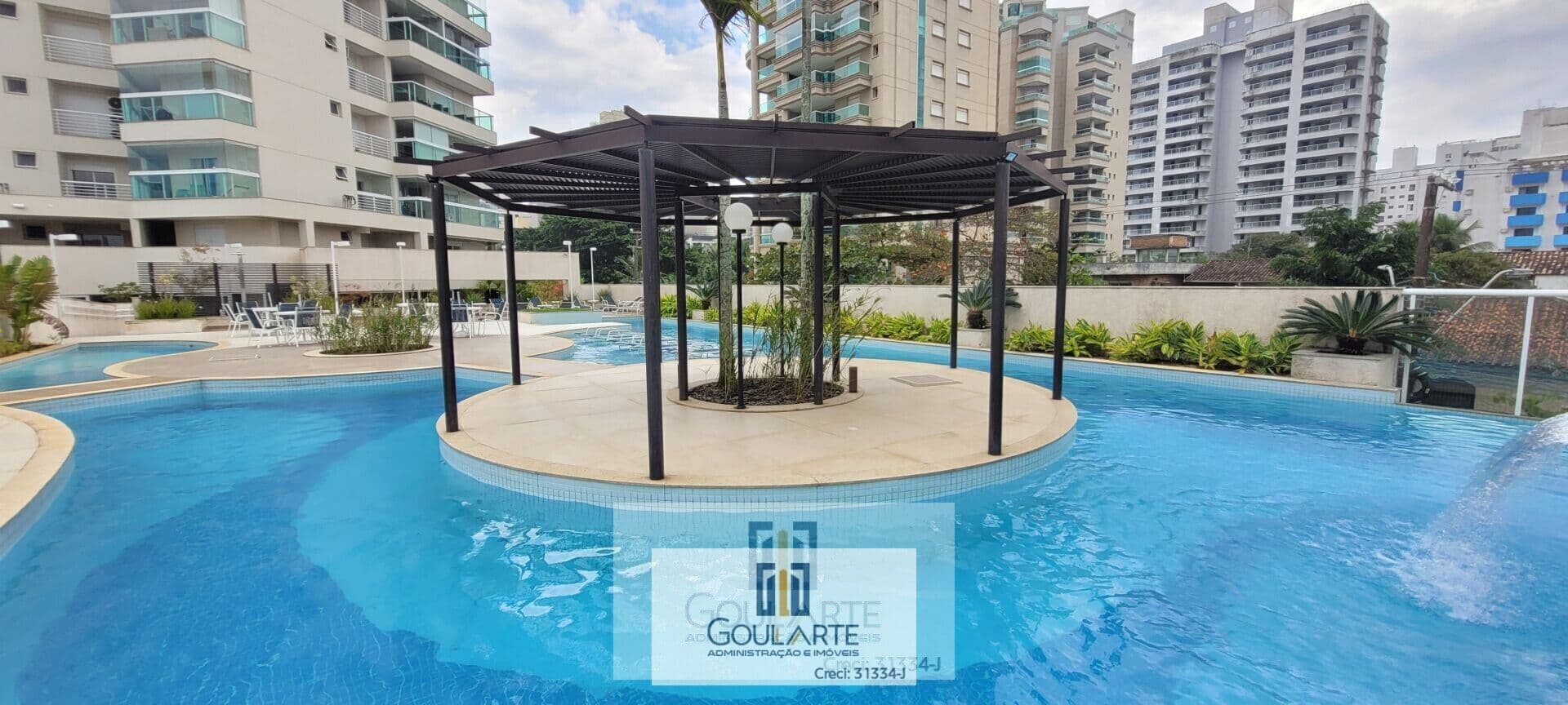 Apartamento com sacada gourmet, 2 suítes climatizadas, condomínio clube ,lado praia da ENSEADA - Guarujá/SP.