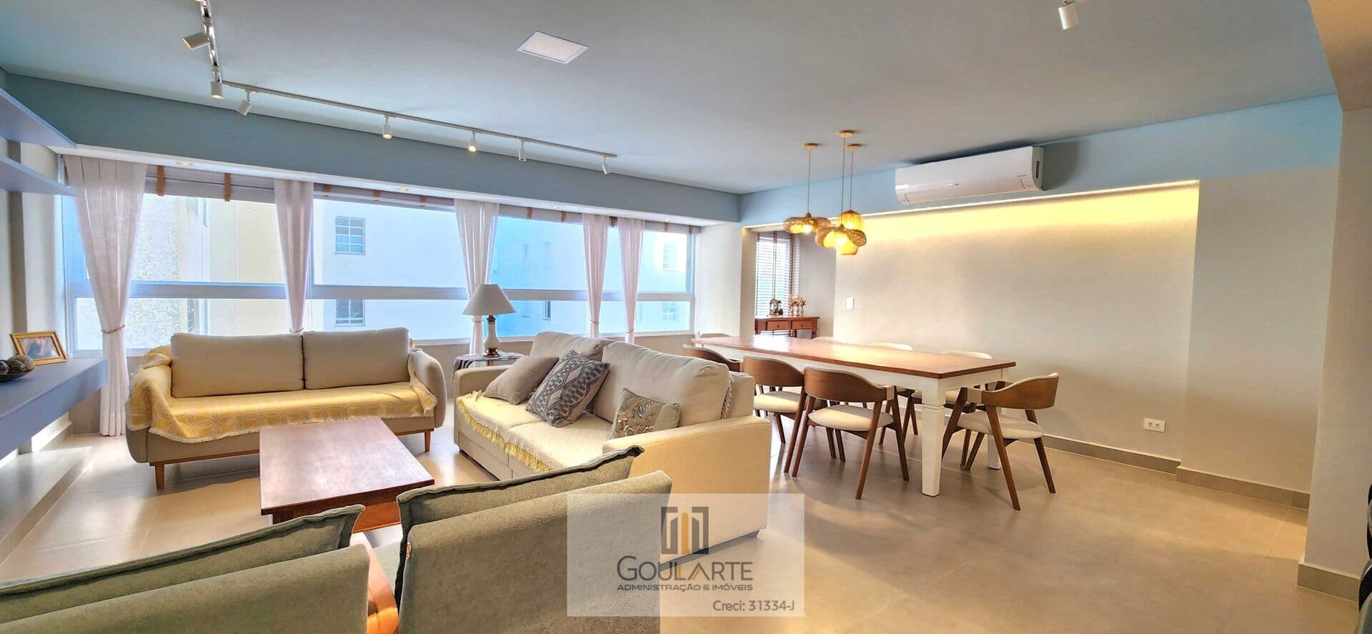 Apartamento alto padrão com 4 suítes climatizadas, à menos de 100 metros do mar, na praia em PITANGUEIRAS-Guarujá/SP