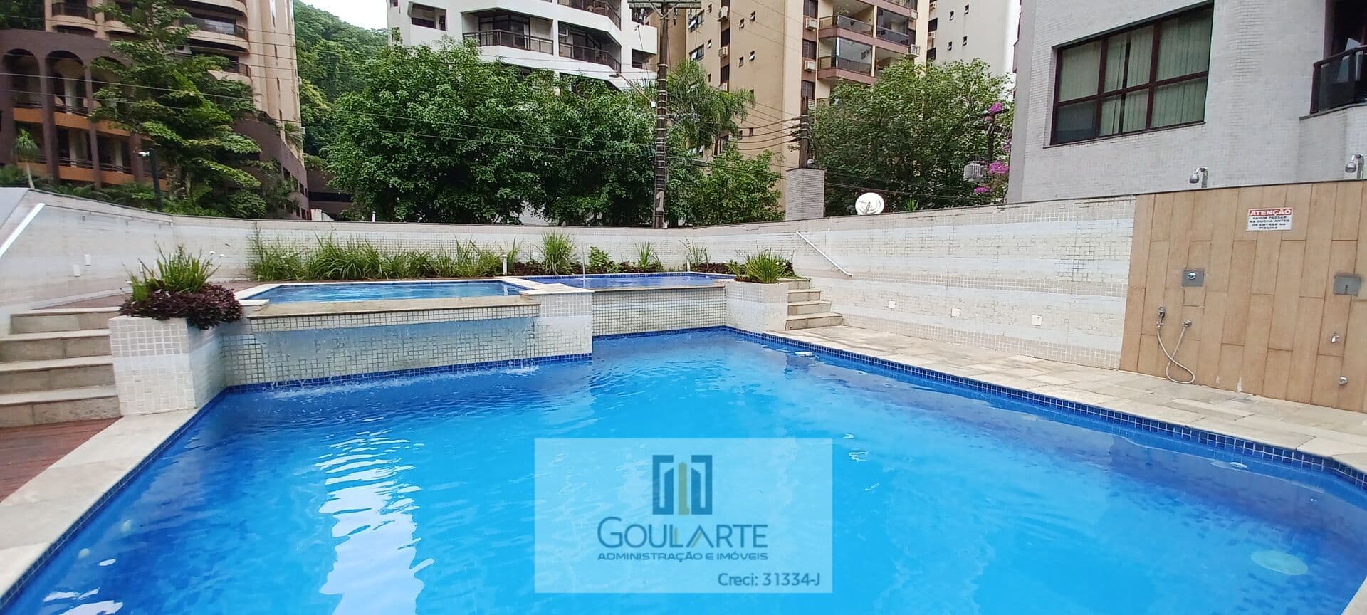 Apartamento alto padrão com 3 suítes, lazer no condomínio na praia de Pitangueiras-Guarujá/SP.