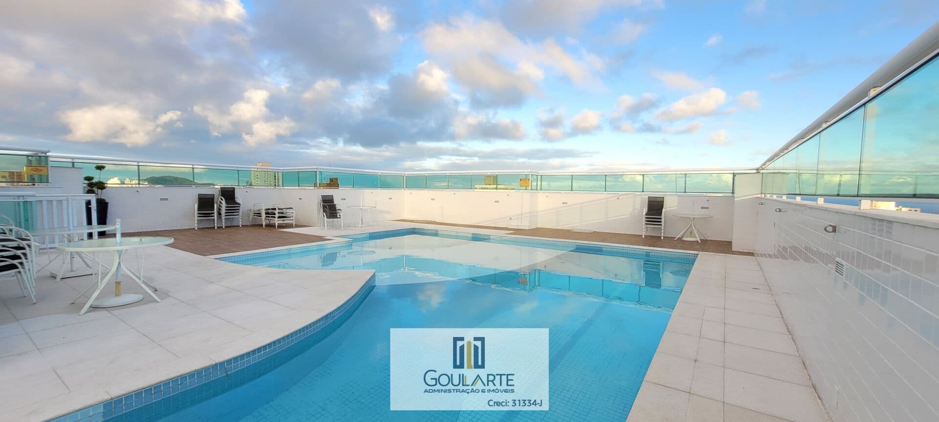 Apartamento com sacada gourmet , 3 dormitórios climatizados sendo 2 suítes, lazer completo no condomínio, PITANGUEIRAS - Guarujá/SP.