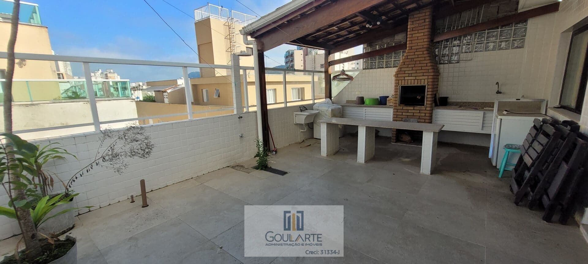 COBERTURA DUPLEX , 2 dormitórios, área gourmet com churrasqueira, na praia das Astúrias - Guarujá/SP.