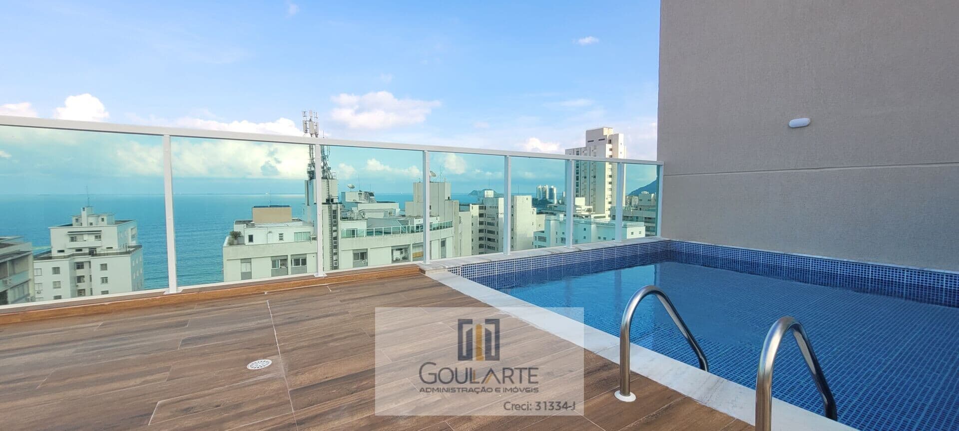 Apartamento Alto Padrão com acesso a sacada, 3 dormitórios sendo 1 suíte, lazer no condomínio - PITANGUEIRAS - Guarujá/SP