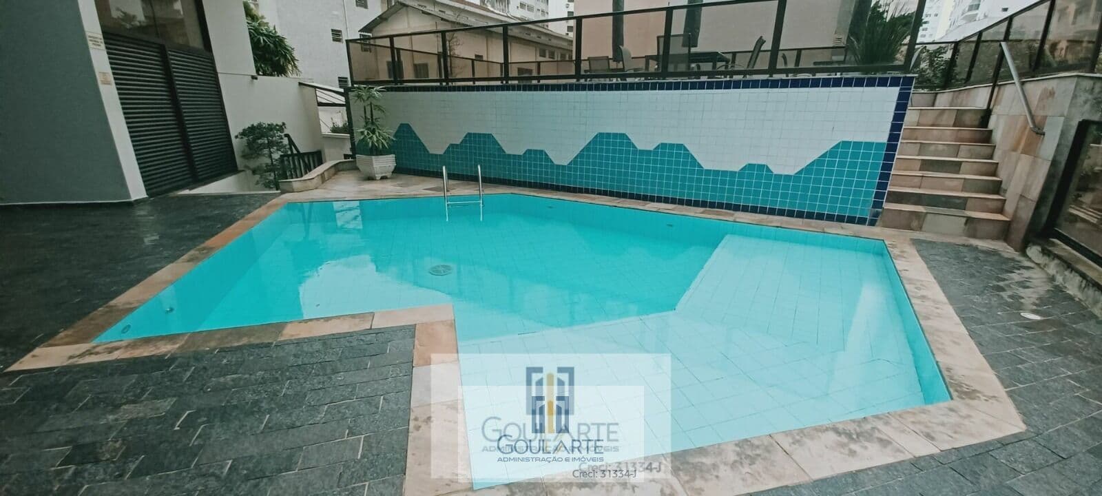 Apartamento alto padrão com 3 dormitórios climatizados sendo 2 suítes , lazer no condomínio, na praia da Pitangueiras-Guarujá/SP.