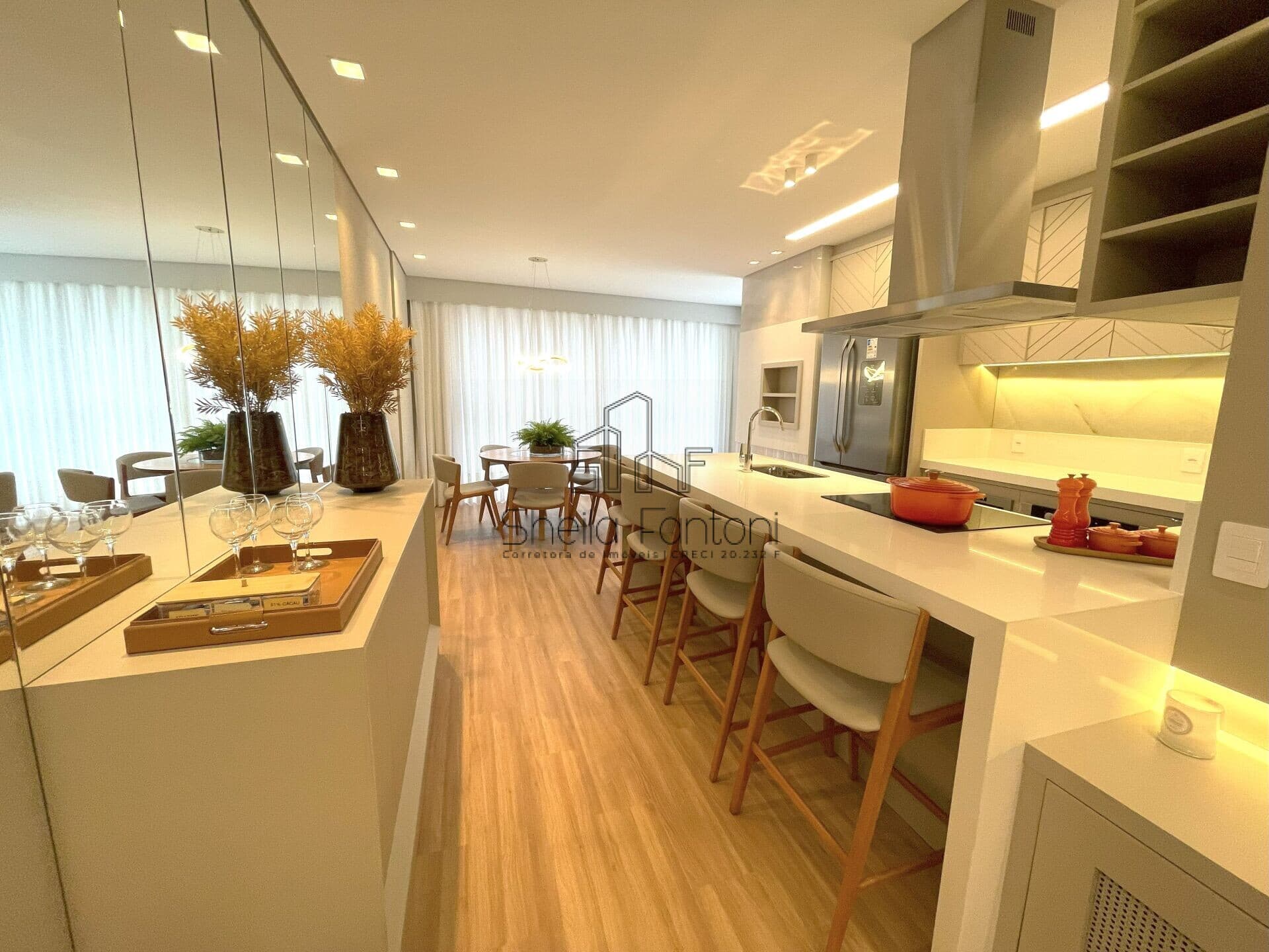 Apartamento alto padrão 02 suítes ou 1 suíte master + 02 quartos no Centro de Brusque/SC