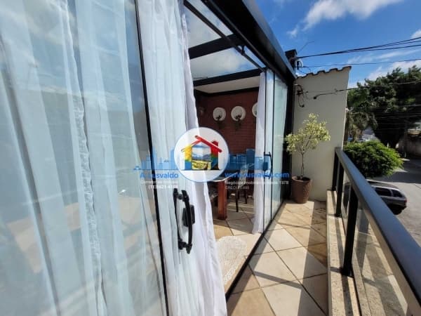 Sobrado com 3 dormitórios, sacada gourmet, edícula e 2 vagas no Parque Selecta!