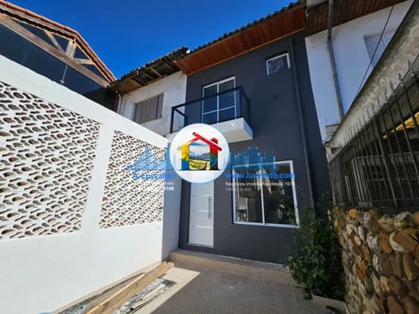 Lindo sobrado com 2 dormitórios e 1 vaga na Cidade Ademar