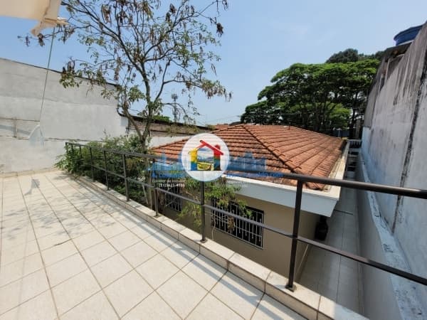 Casa térrea com 4 dormitórios, 4 vagas na garagem e edícula na Vila Missionária