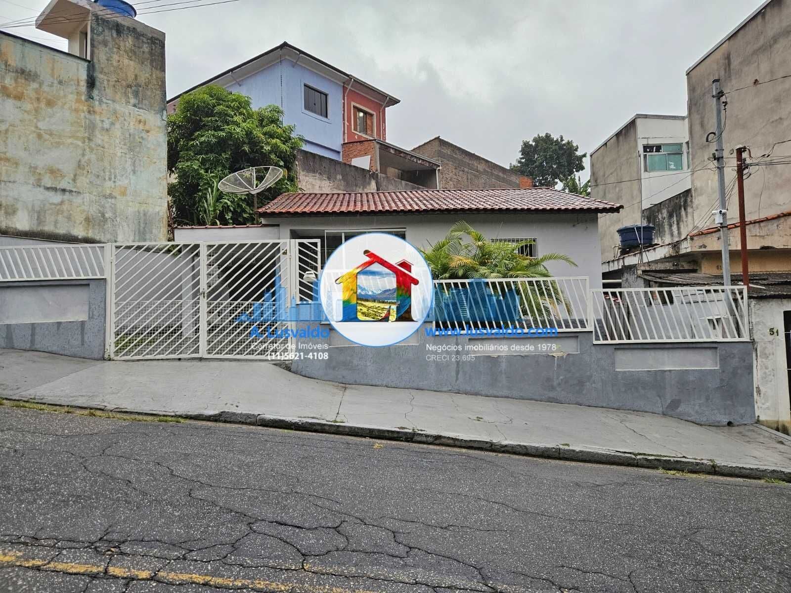 Bela casa com 2 dormitórios, jardim, escritório mais 2 vagas no Jd. Calux em São Bernardo do Campo
