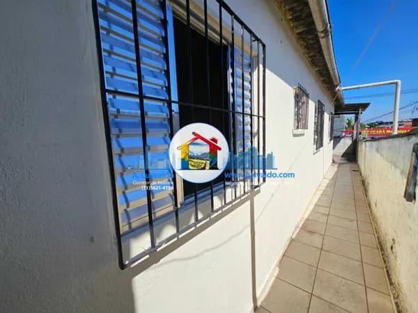 Casa com acesso privativo com 1 dormitório, sala e cozinha na VIla Missionária