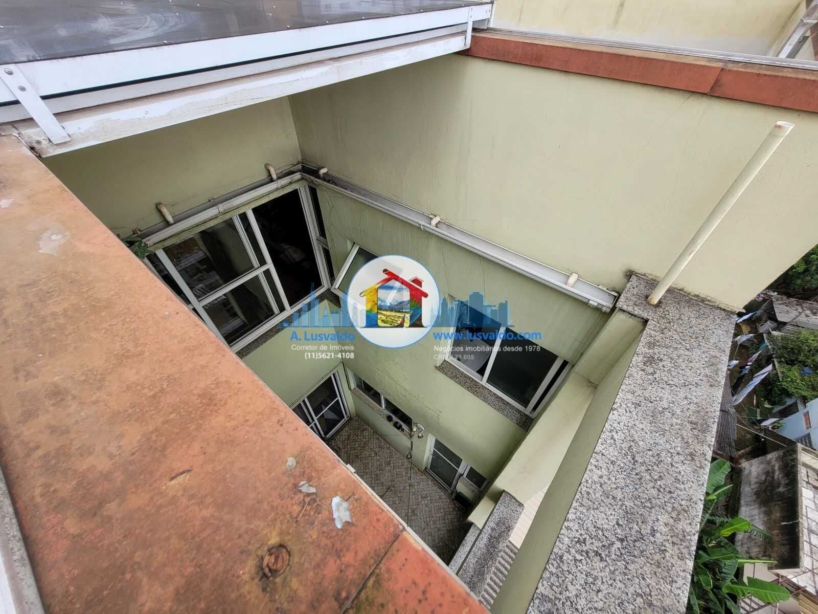 Prédio com 4 pavimentos, sendo 2 salões de 200M² e mais 3 apartamentos e terraço no Planalto!