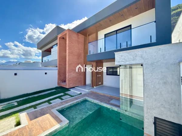 Casa duplex no bairro Vargem Pequena em Condominio Fechado