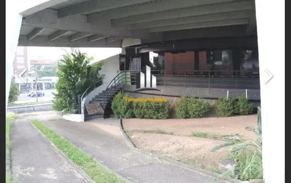 Prédio/Edifício Inteiro em Caxias do Sul - De Lazzer