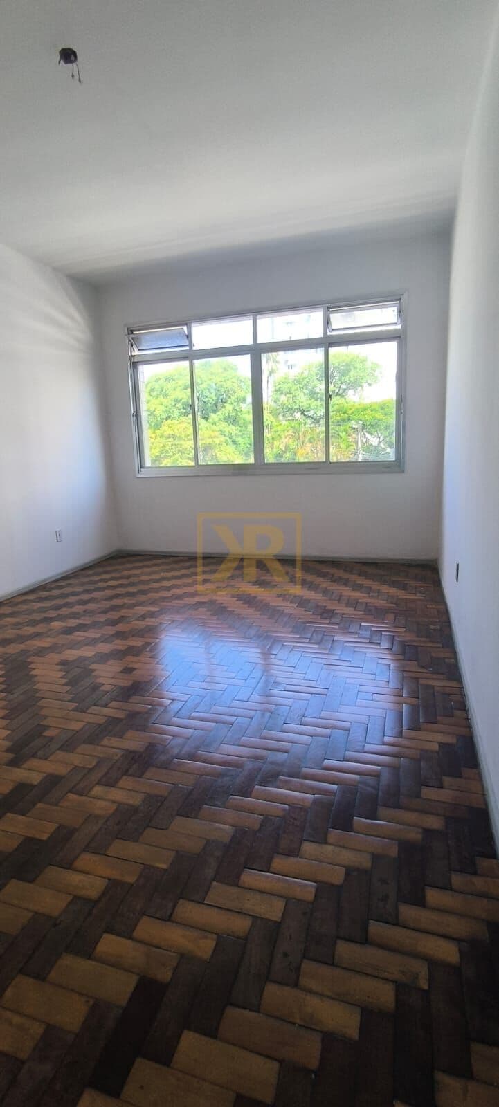 EXCELENTE OPORTUNIDADE - Muito espaço interno e conveniência na Cristóvão Colombo