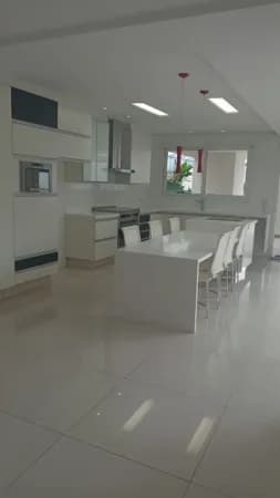 Sobrado à venda 580 m² com 04 dorm., no Espaço Cerâmica