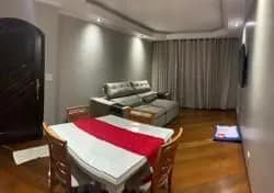 Sobrado à venda com 280 m² - 03 dorm., (01 suíte) 6 vagas e churrasqueira.