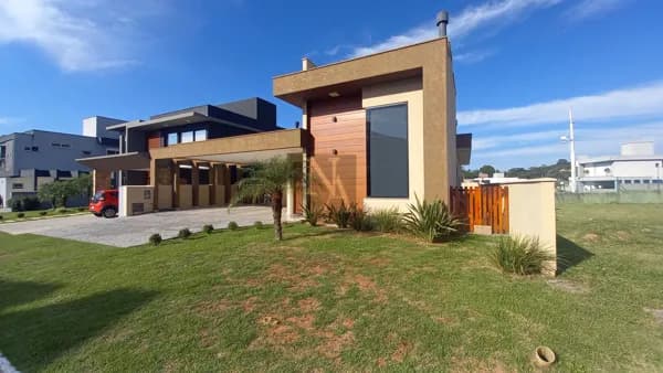 Casa térrea em Condomínio fechado - Avenida Red Park - Florianópolis