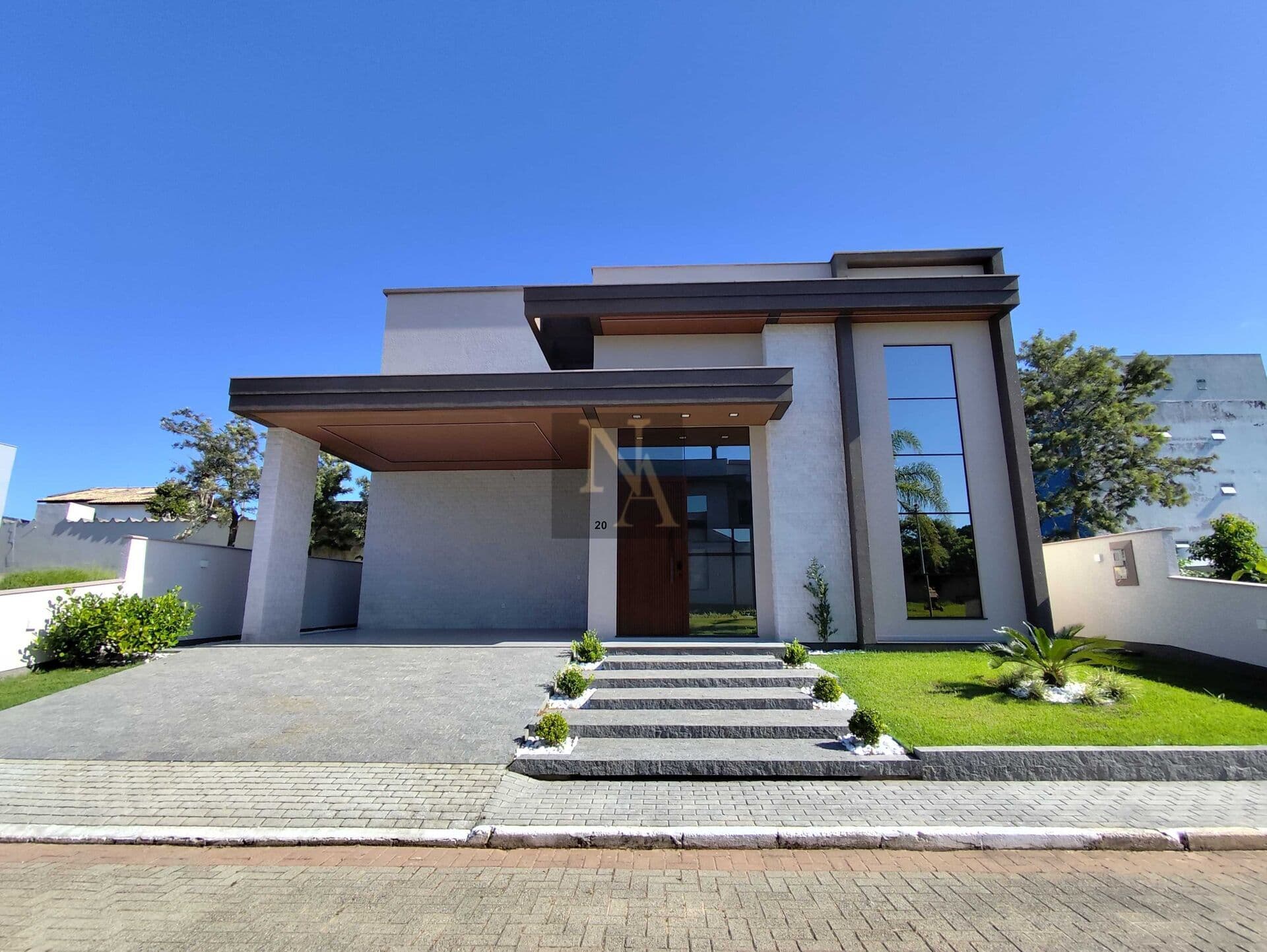 Casa 3 suítes em Condomínio