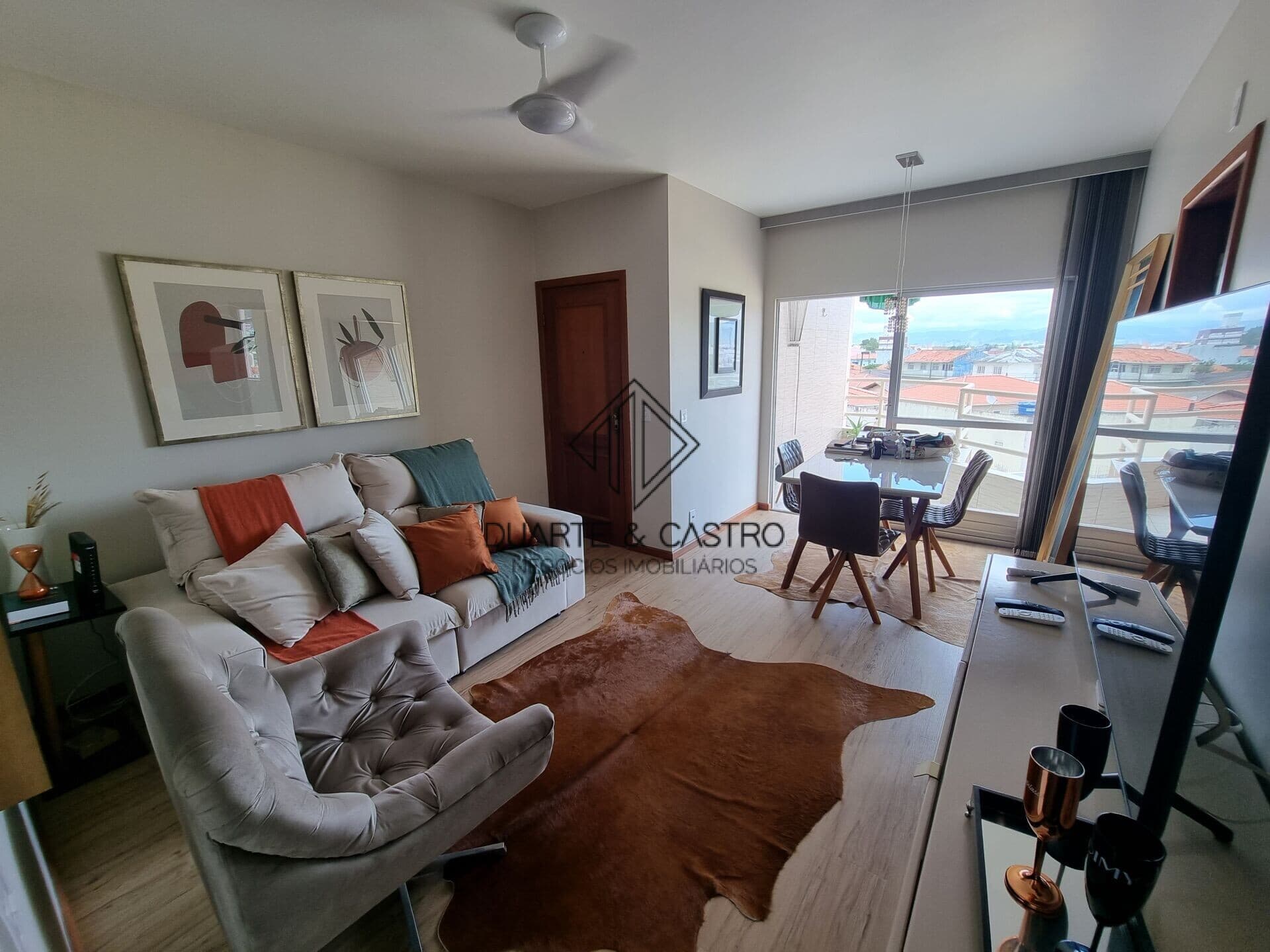 Apartamento porteira fechada.