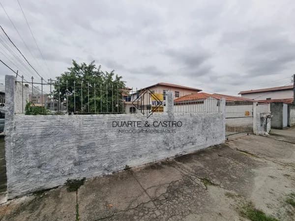 Casa em terreno de 360m²