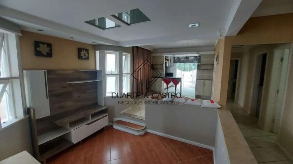 Ampla casa com possibilidade Residencial ou Comercial
