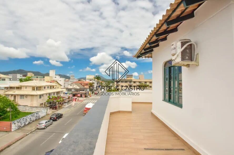 Cobertura a 300m da orla da praia