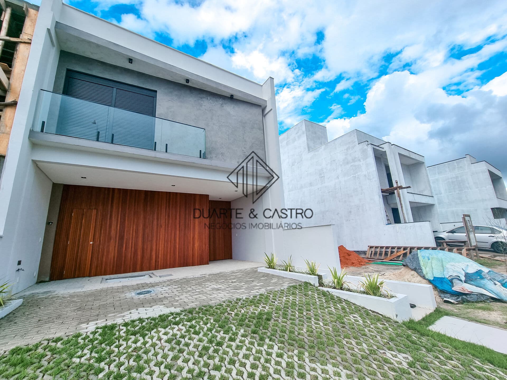Casa Alto Padrão em Condomínio fechado.