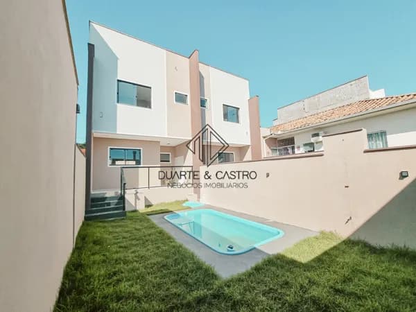 Sobrado duas suítes com piscina.