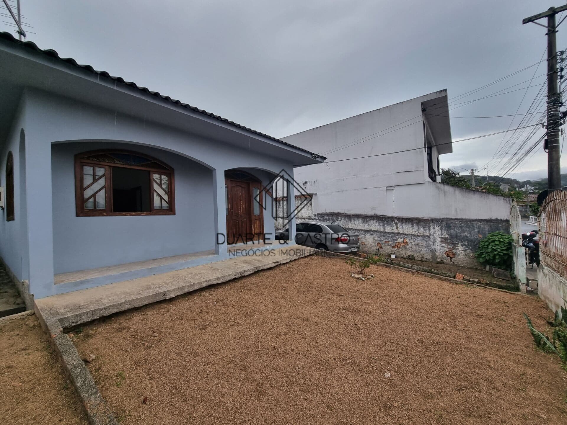 Casa em excelente localização e com amplo Terreno