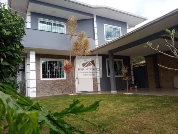 Casa 3 suítes com 245 metros