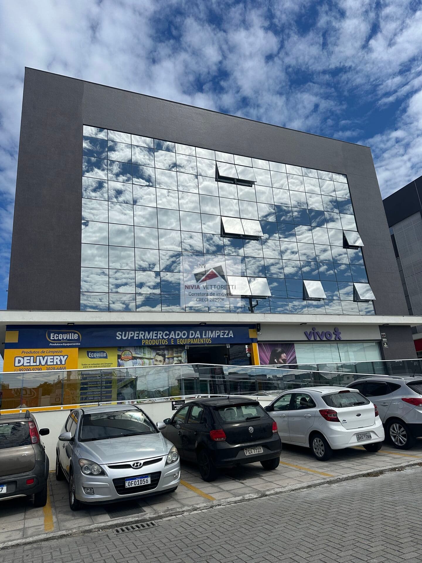 Sala comercial na Principal dos Ingleses