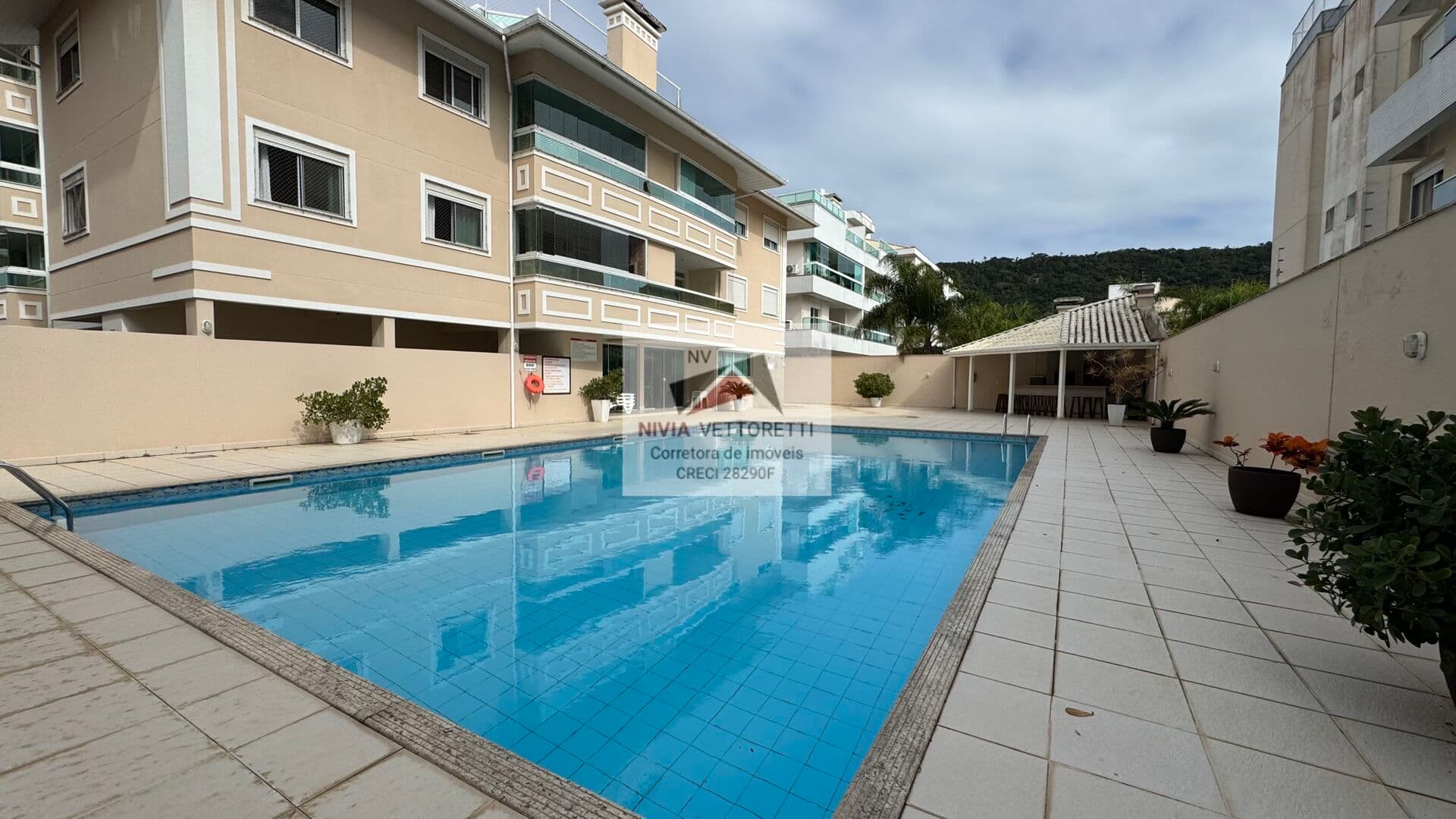 Apartamento mobiliado 3 dormitórios 580 metros do mar!