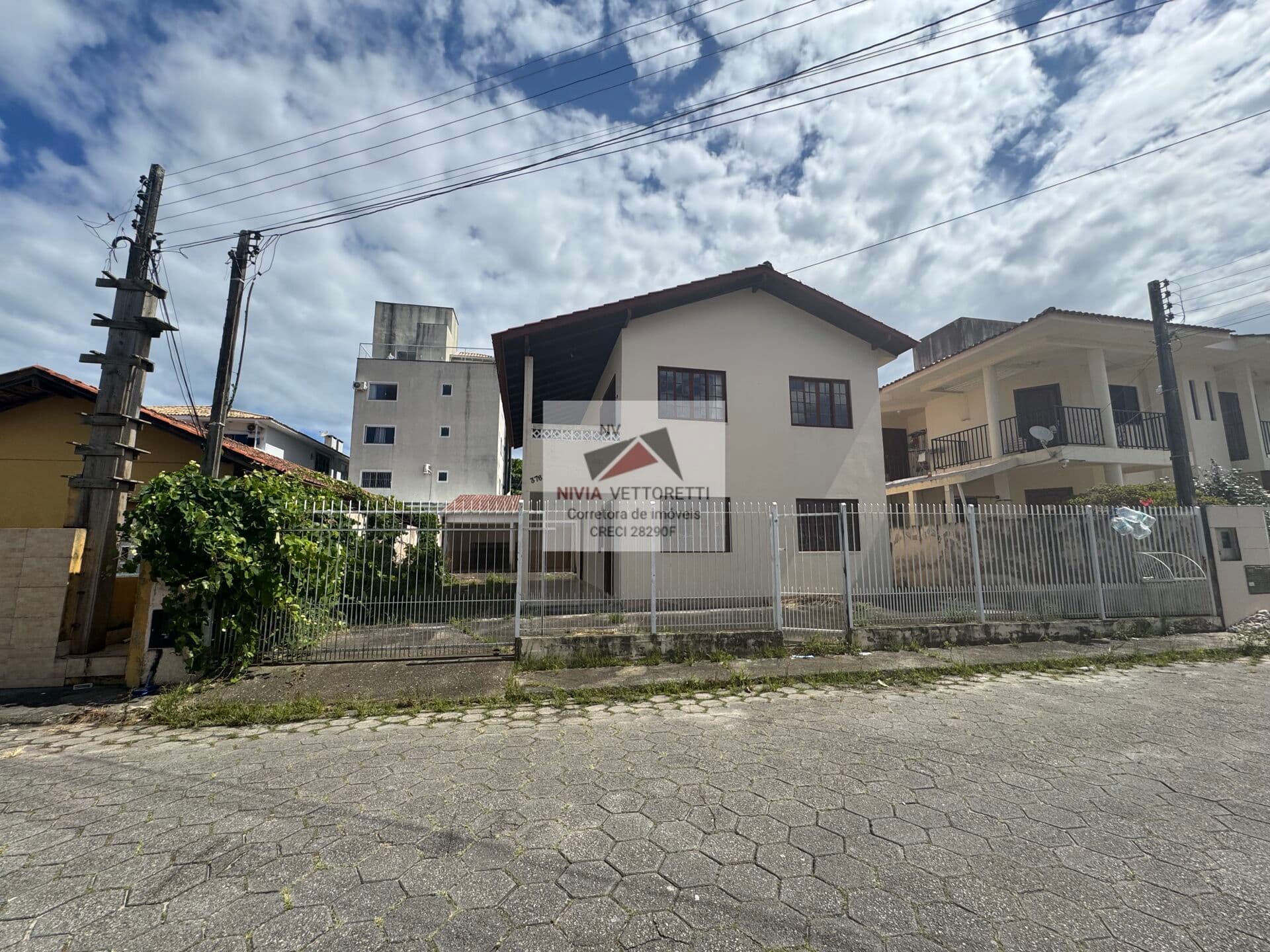 Casa Térrea com possibilidade de virar Pousada